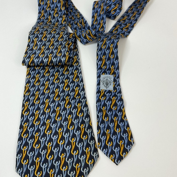 GUCCI 100% Silk Necktie Business Casual Office - Picture 5 of 8